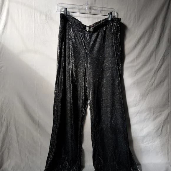 Victoria's Secret Black Sparkle Satin Pajama Set - Picture 10 of 10